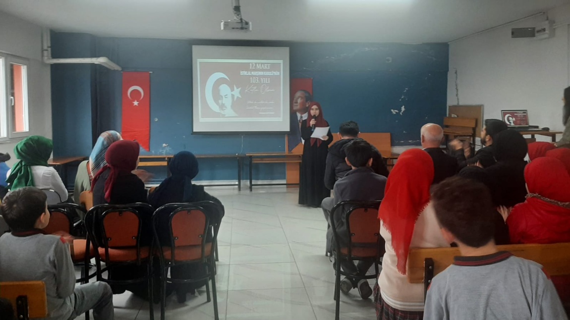 Okulumuzda İstiklal Marşı'nın Kabulünün 103. Yıldönümü Programı Gerçekleştirildi 