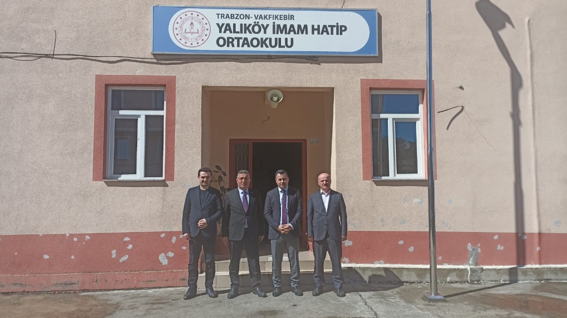Kaymakamımız Sayın Dr. Hacı Arslan UZAN ve İlçe Milli Eğitim Müdürümüz Ahmet ALTIN Okulumuzu Ziyaret Ettiler
